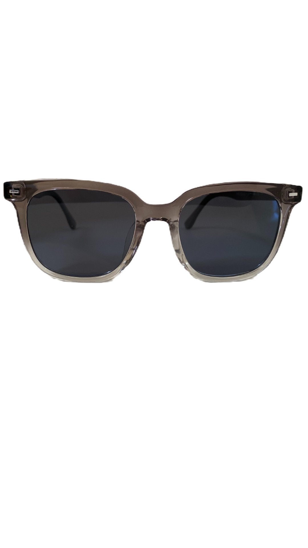 Charcoal retro sunglasses with polarized lenses and acetate frame